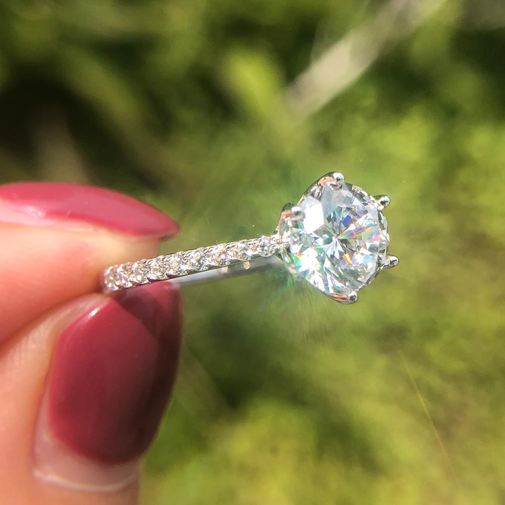 1 Carat Round Brillant Cut D Color Diamond Ring