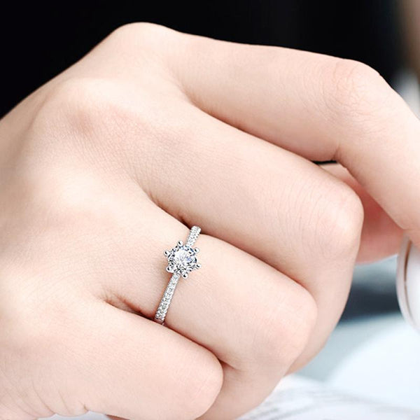 1 Carat Round Brillant Cut D Color Lab-Grown Diamond Ring