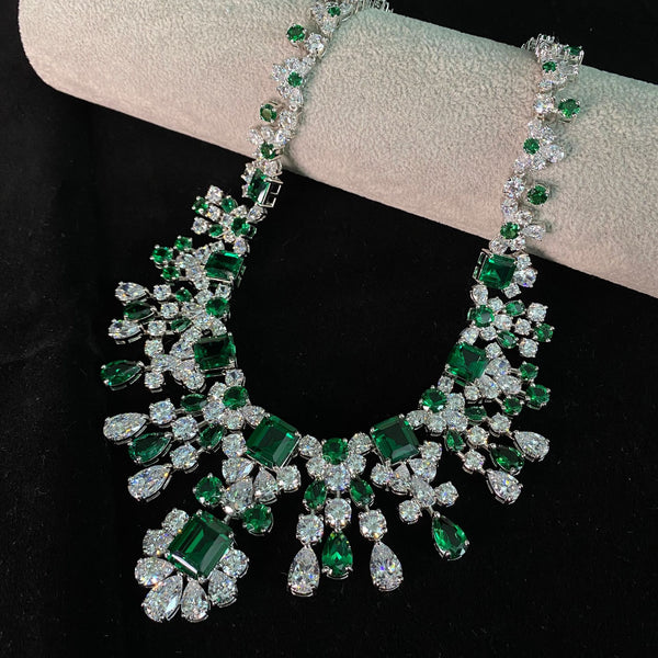 300+carat vivid green emerald necklace in 925 silver with elegant queen-style design.