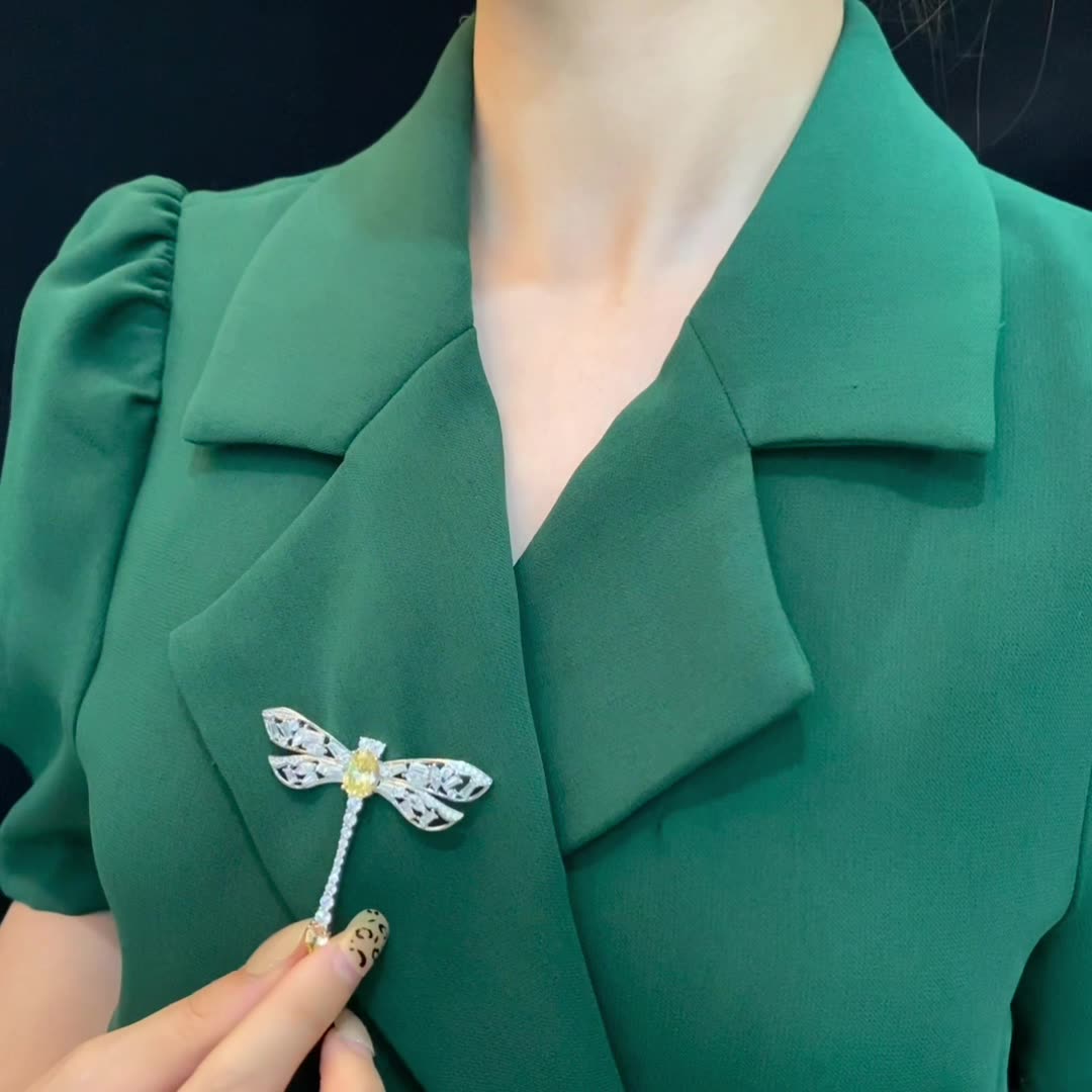 3 Carat Oval-Cut Yellow Diamond Simulant Dragonfly Brooch | Nature-Inspired Luxury Jewelry