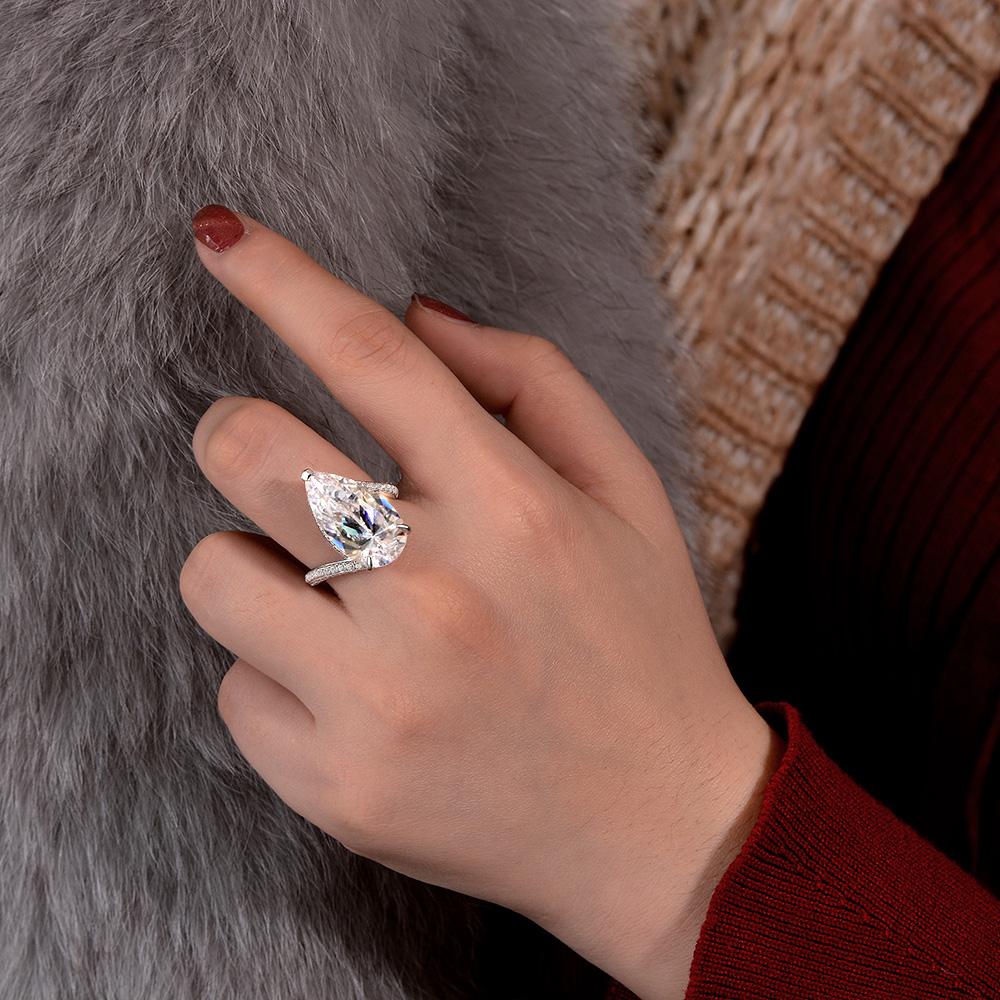 5 Carat D Color Engagement Pear-Shaped Lab-Grown Diamond Ring