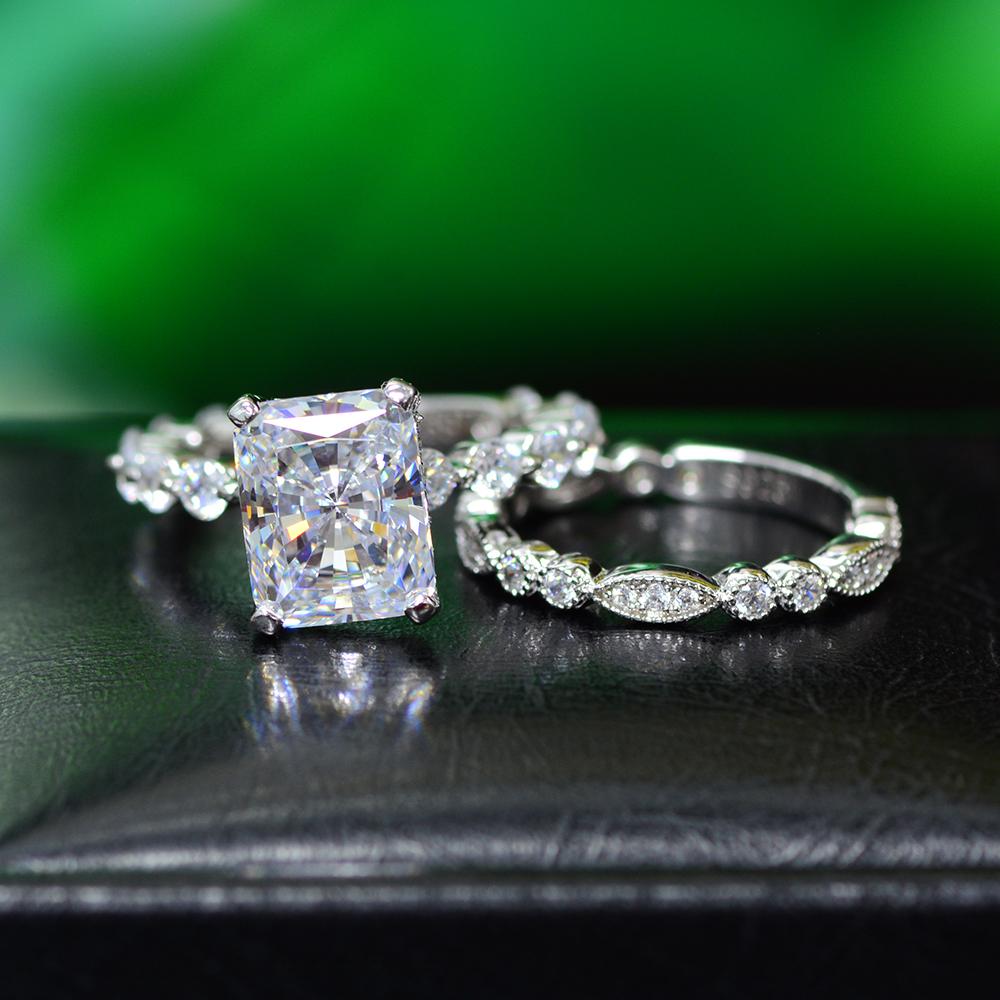 2-carat D-color cushion-cut diamond wedding ring set with luxury halo design, perfect for engagements and weddings.